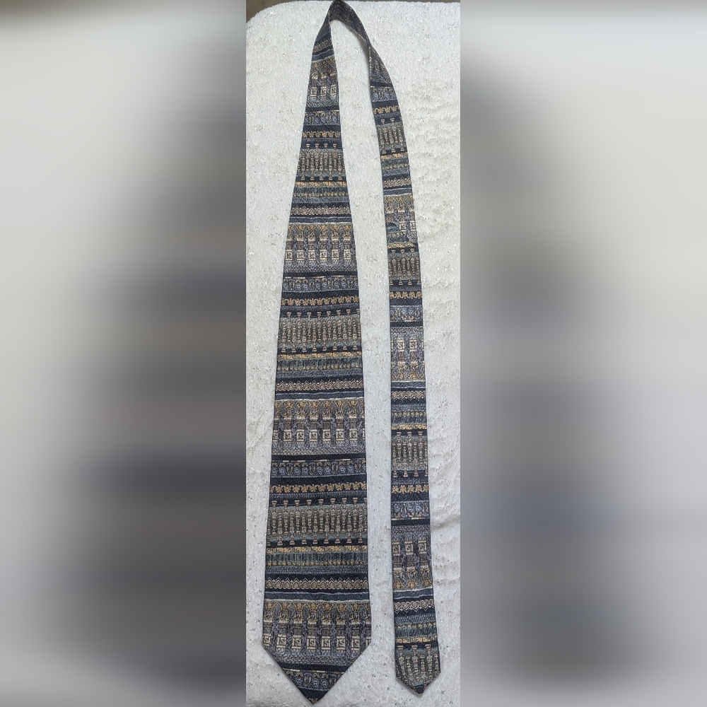 Luxury DANI Handmade Silk Tie – Vintage Geometric Pattern, Wide Cut